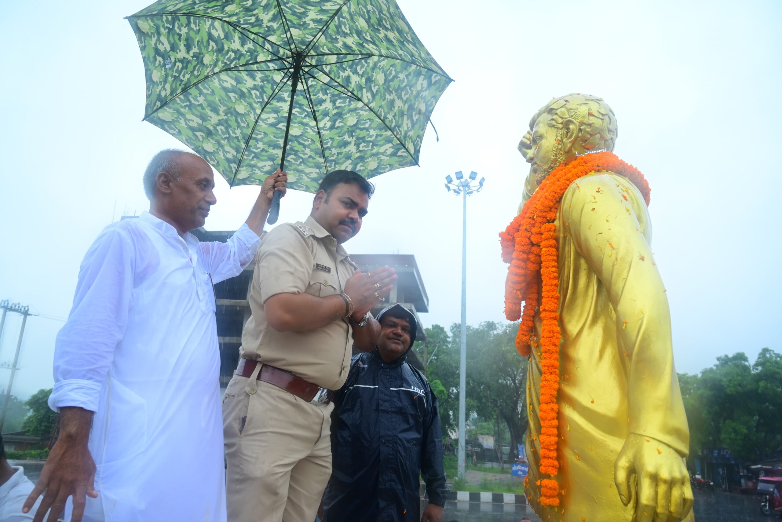 शहीद शक्ति महतो की जयंती पर उमड़ी भीड़, बड़ी संख्या में लोगों ने दी श्रद्धांजलि